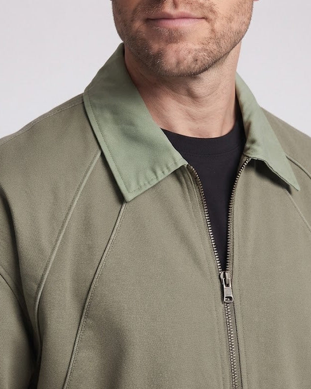 Men's Oversized Bomber Jacket with Contrast Collar, Welt Pockets and Ribbed Cuffs Chichicherry