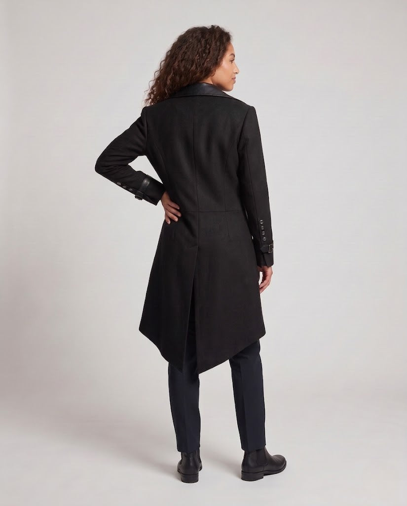 Women's Woven Suit with Ornate Details and Various Elements Chichicherry