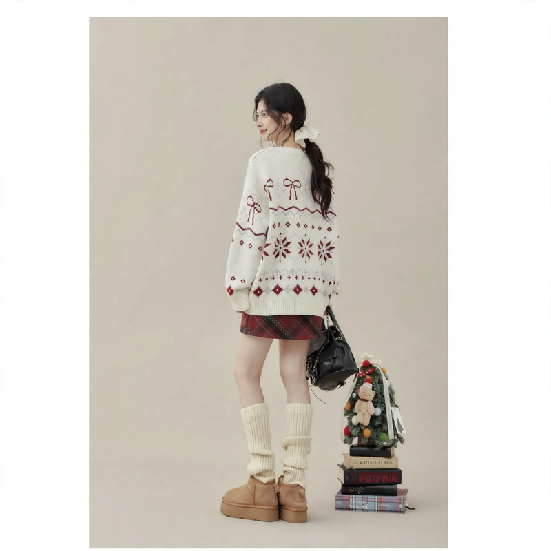 Fair-Isle-Christmas-sweater with snowflakes and bows