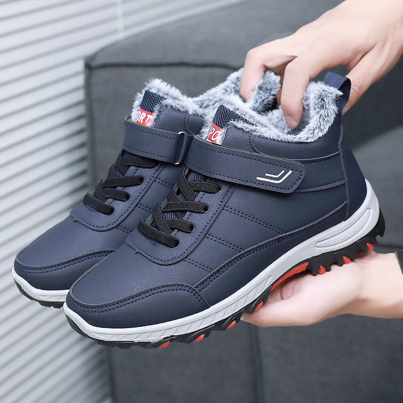 Padded men's winter boots, sturdy, for outdoor activities