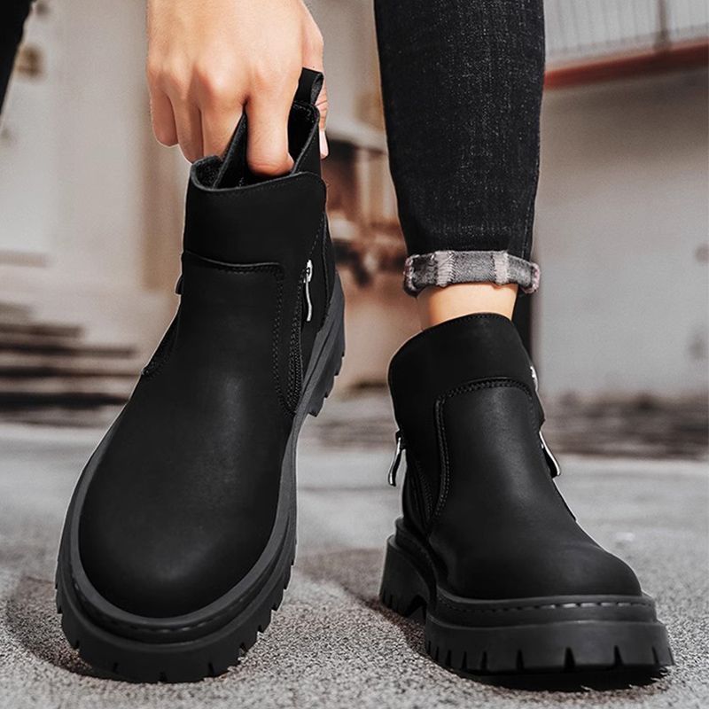 Men's work boots in British style