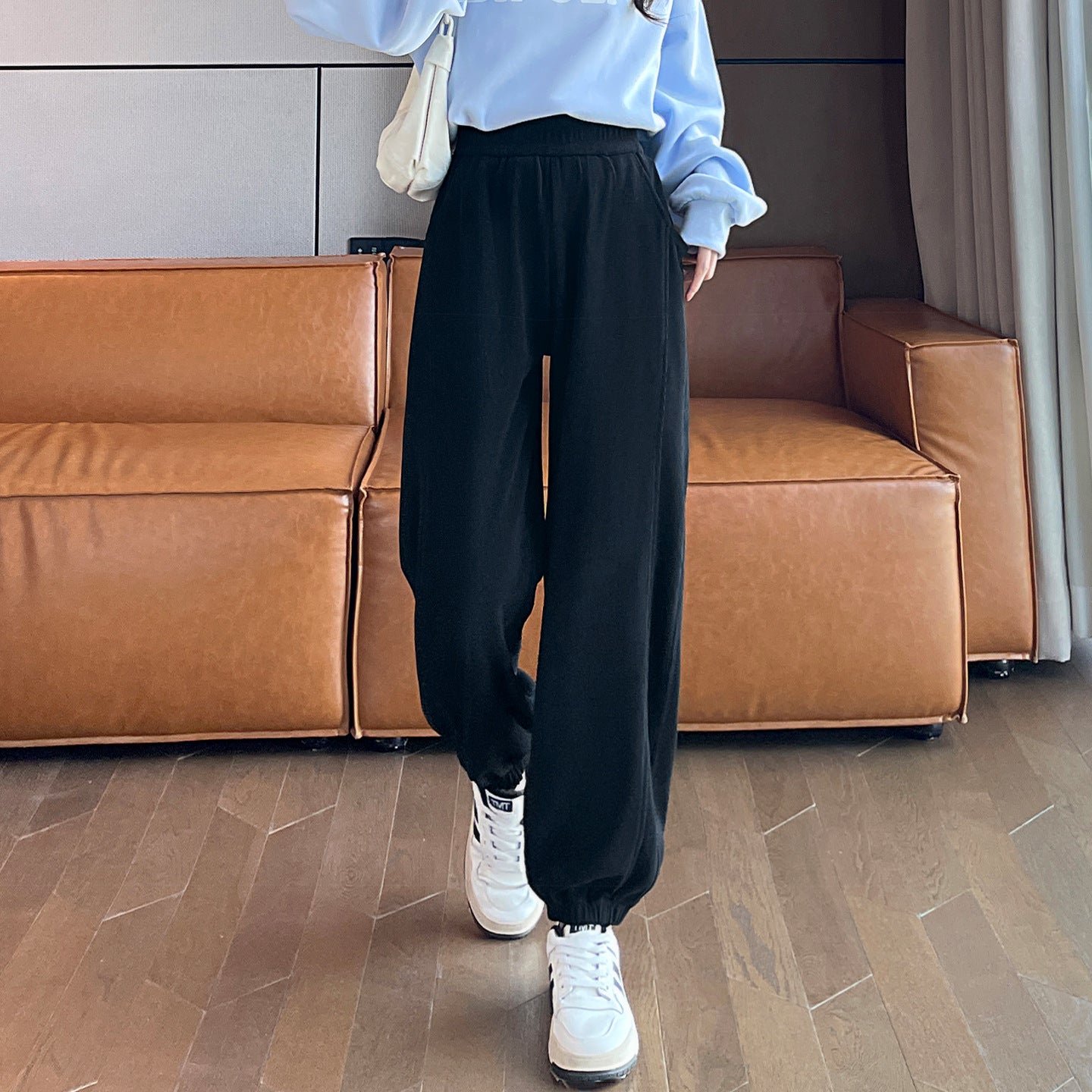 Ladies leisure pants made of chenille cord, elastic leg cuffs