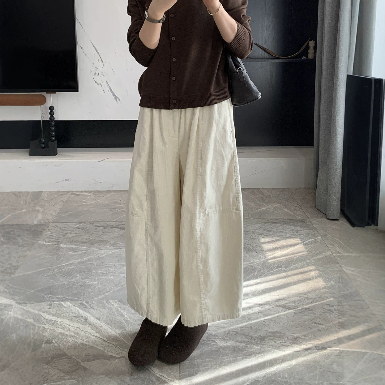 Ladies' cord trousers, wide cut, 7/8 length