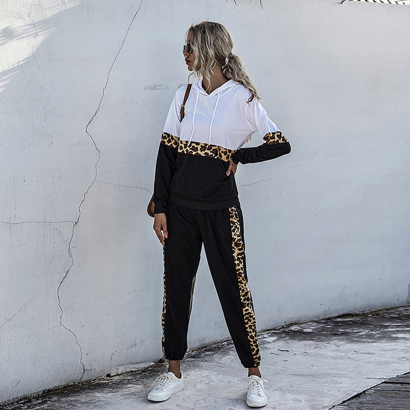 Women's two-piece tracksuit with hood and leopard trim Chichicherry