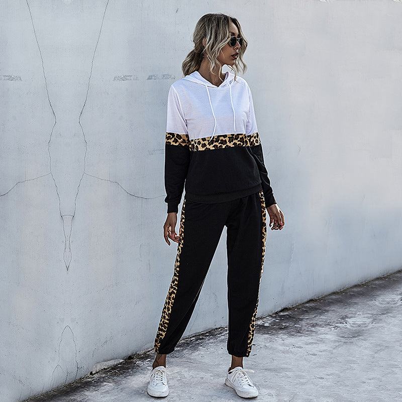 Women's two-piece tracksuit with hood and leopard trim Chichicherry
