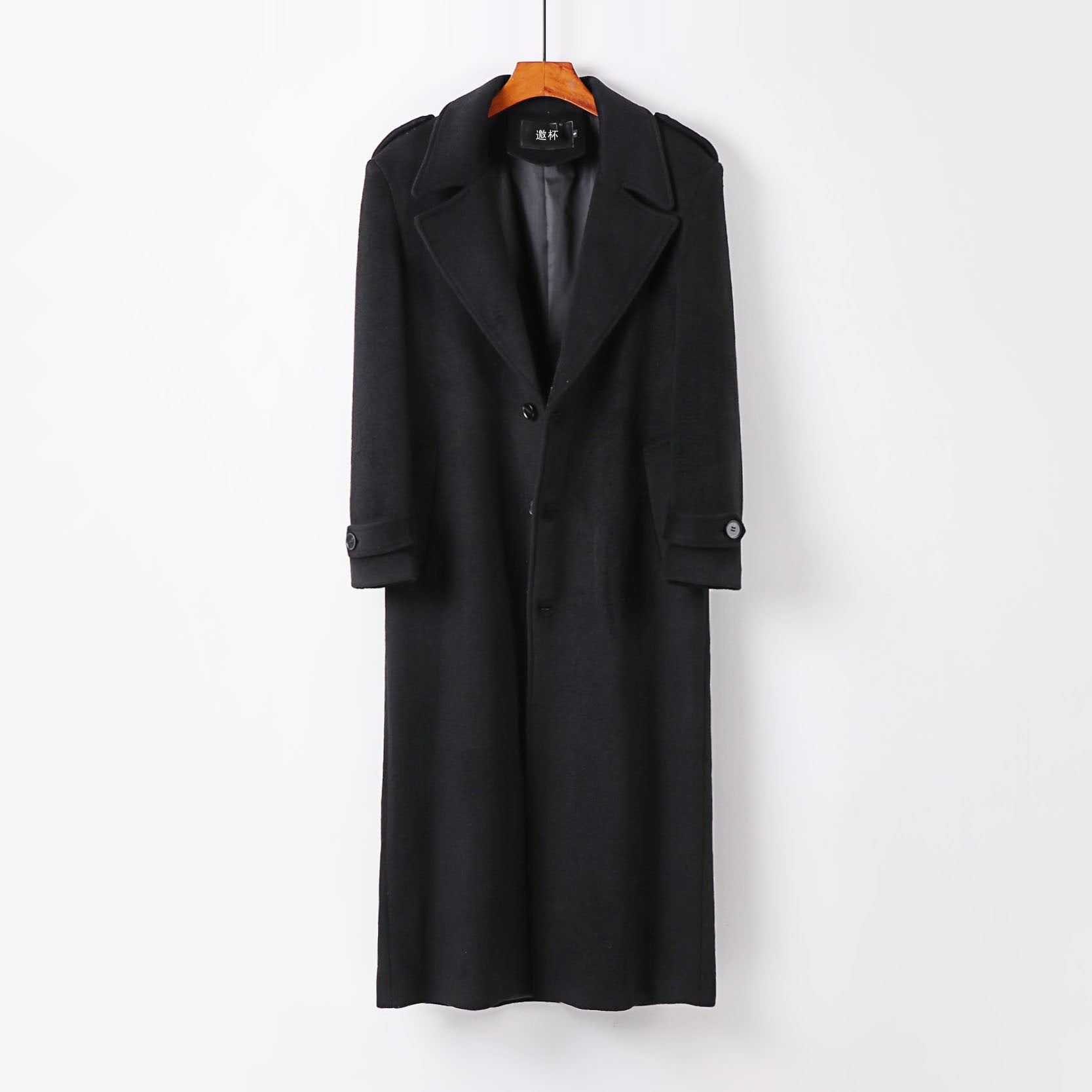 Men's floor-length wool coat with shawl collar, belt, and epaulettes Chichicherry