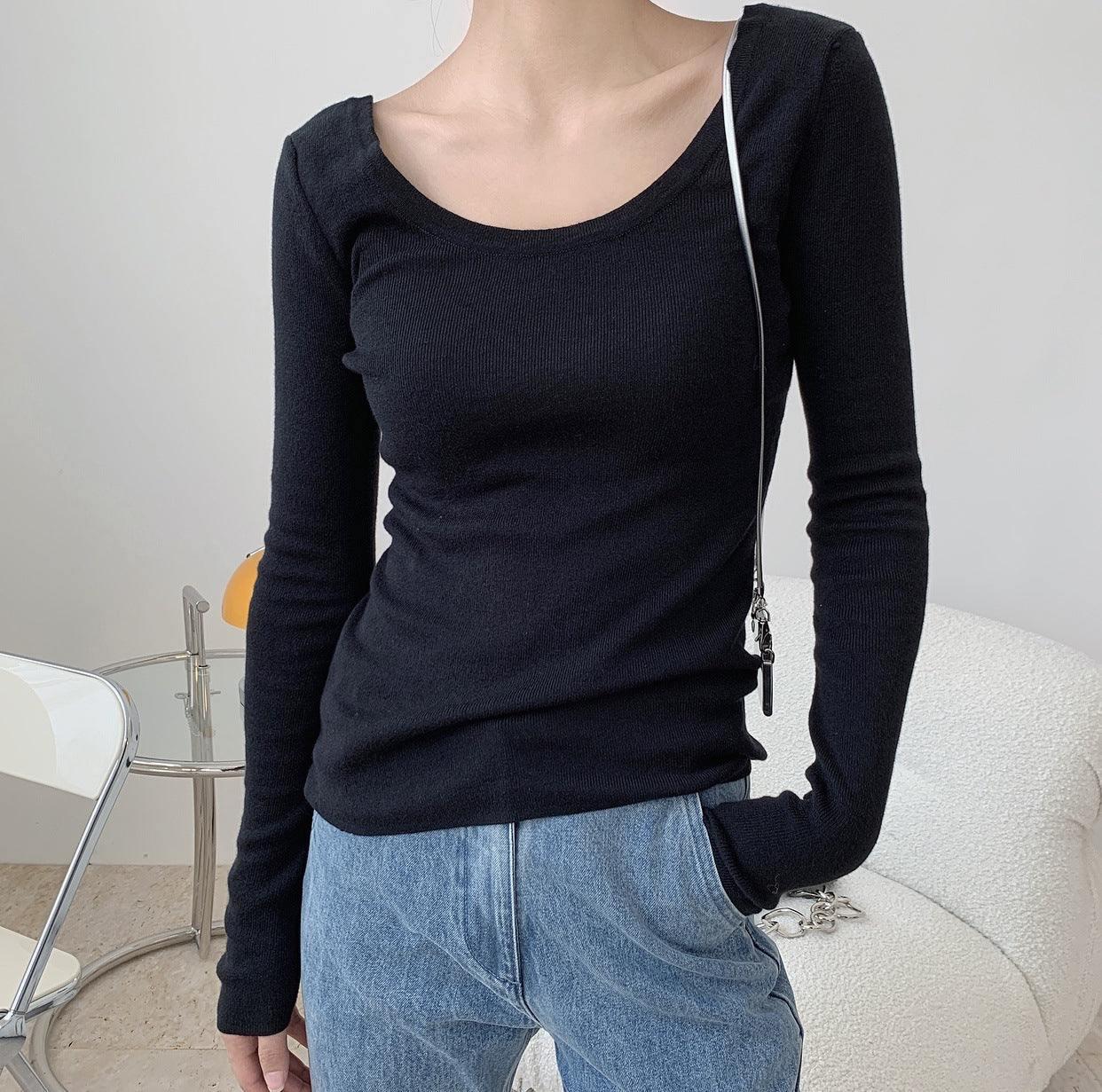 Women's Fitted Fine Knit Shirt with Boat Neck and Extended Sleeves Chichicherry