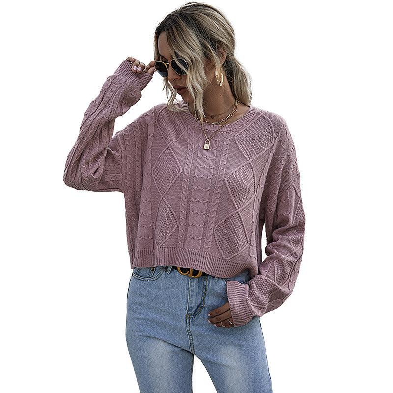 Women's Oversized Knitted Sweater with Cable Pattern and Round Neck