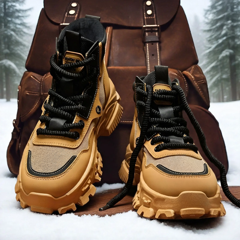 Padded men's winter boots with platform sole