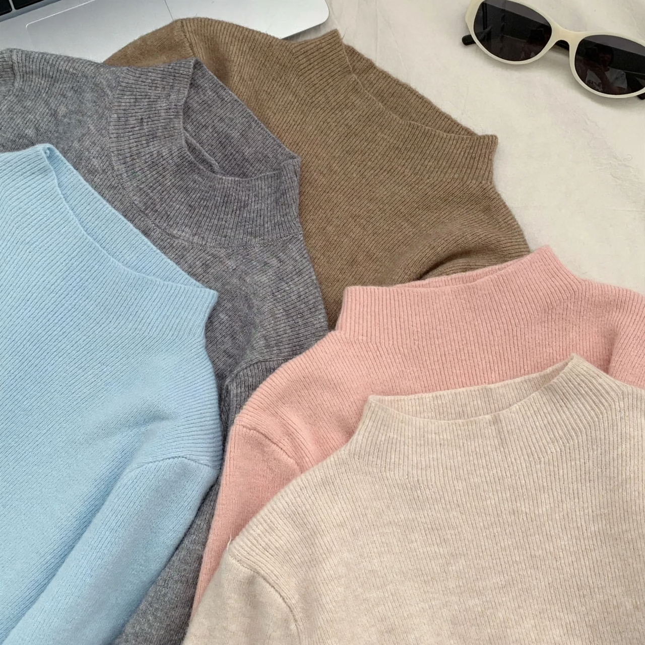 Dopamin-Style Knit Sweater with Stand-up Collar