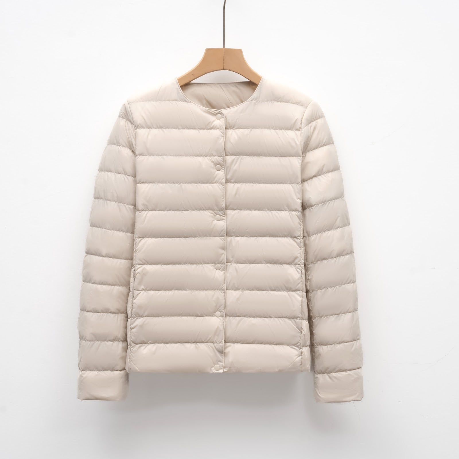 Light women's padded jacket with round neck