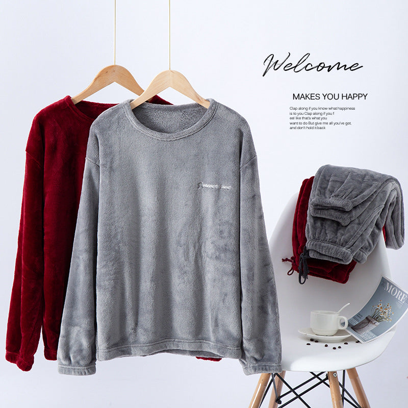 Warmer men's pajamas made of flannel and coral fleece