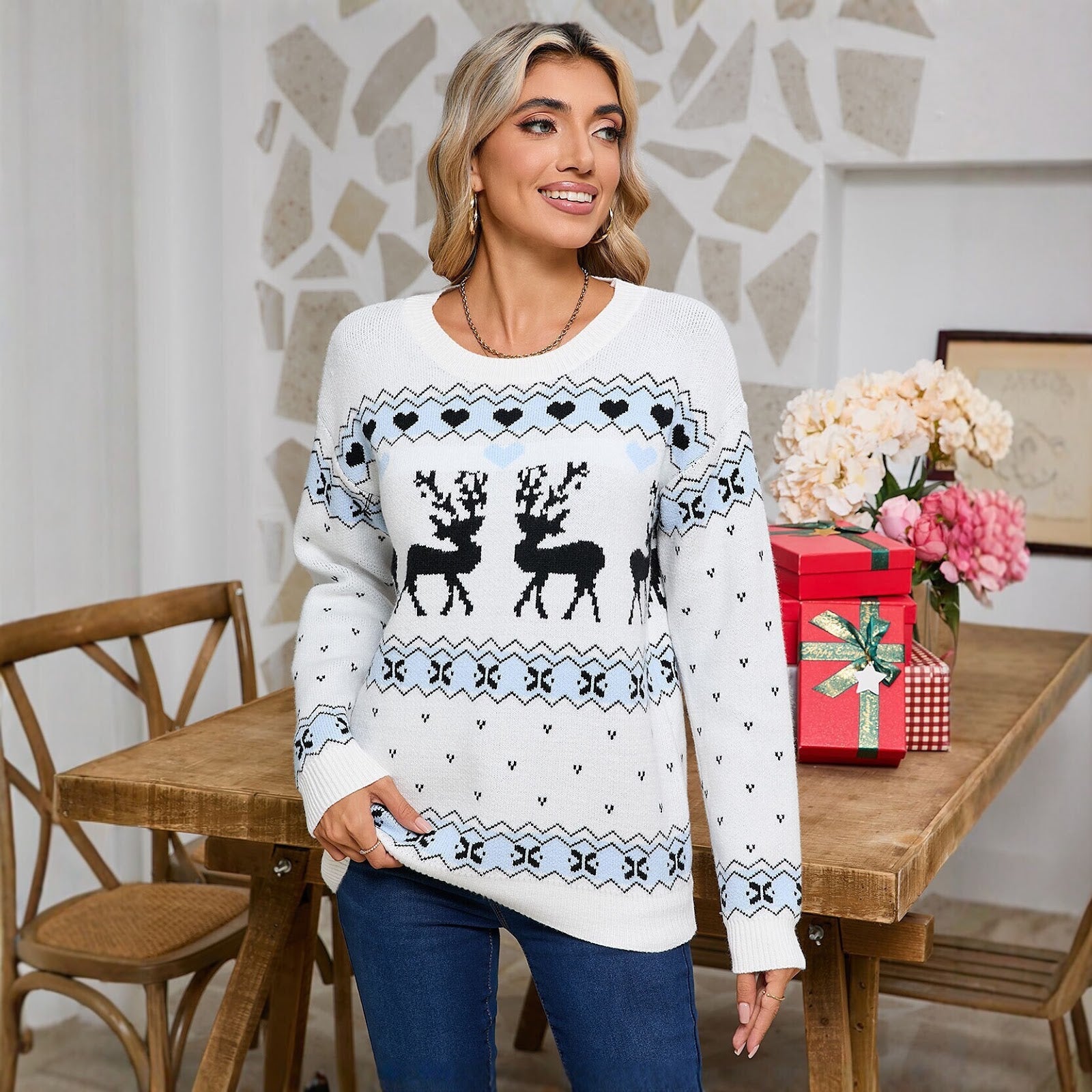 Women's Christmas sweater with reindeer motif