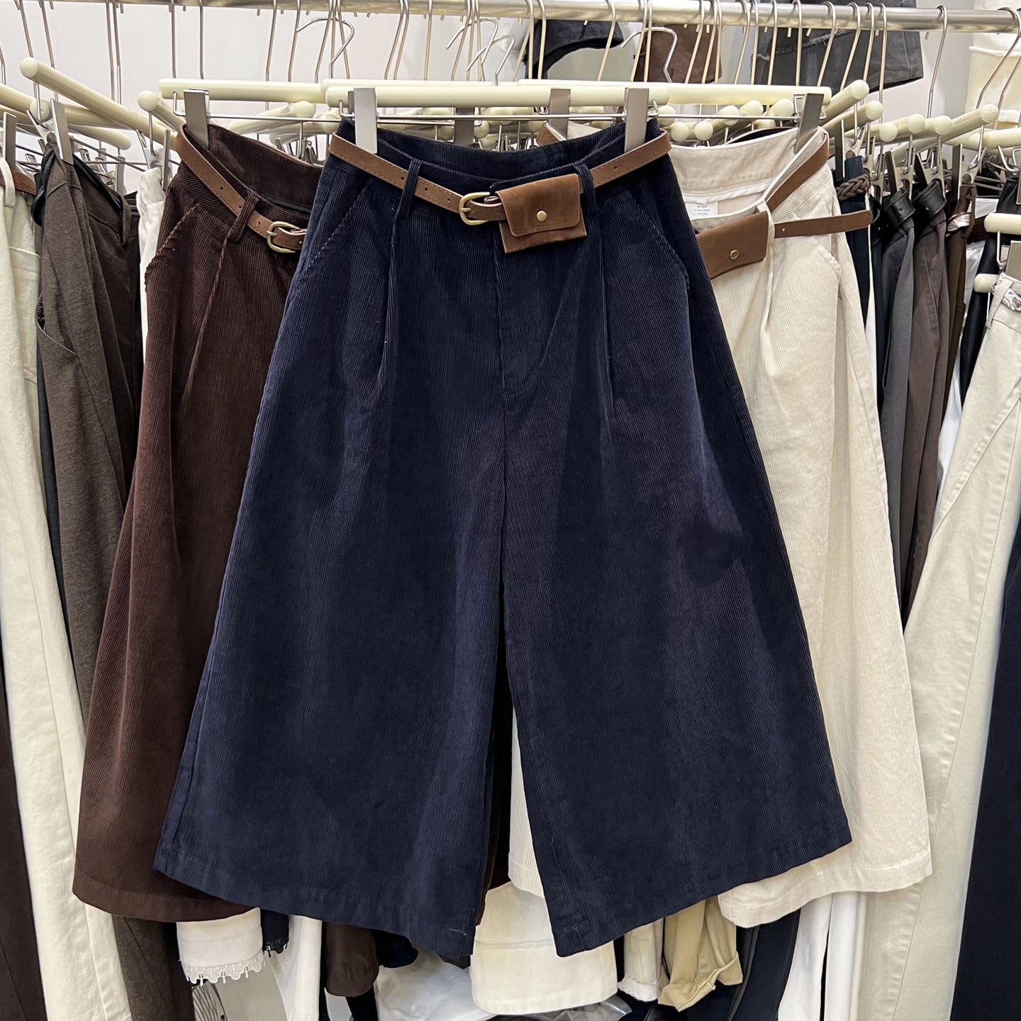 Fashionable cord pants, 7/8 length, wide leg