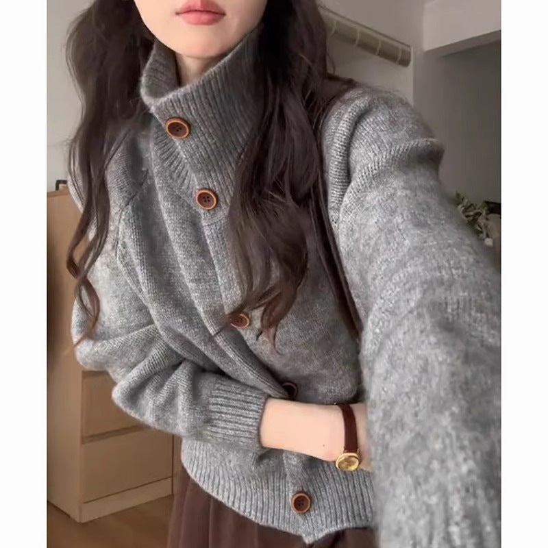 Women's cardigan with roll neck and button placket