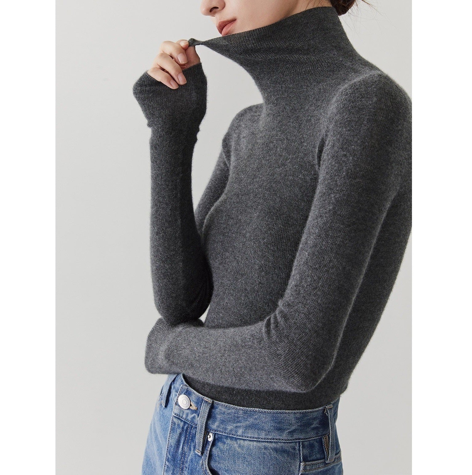 Women's cashmere sweater with stand-up collar, seamless