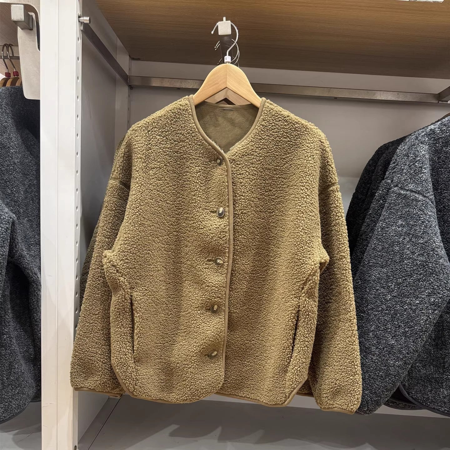 Casual fleece cardigan with lambskin look