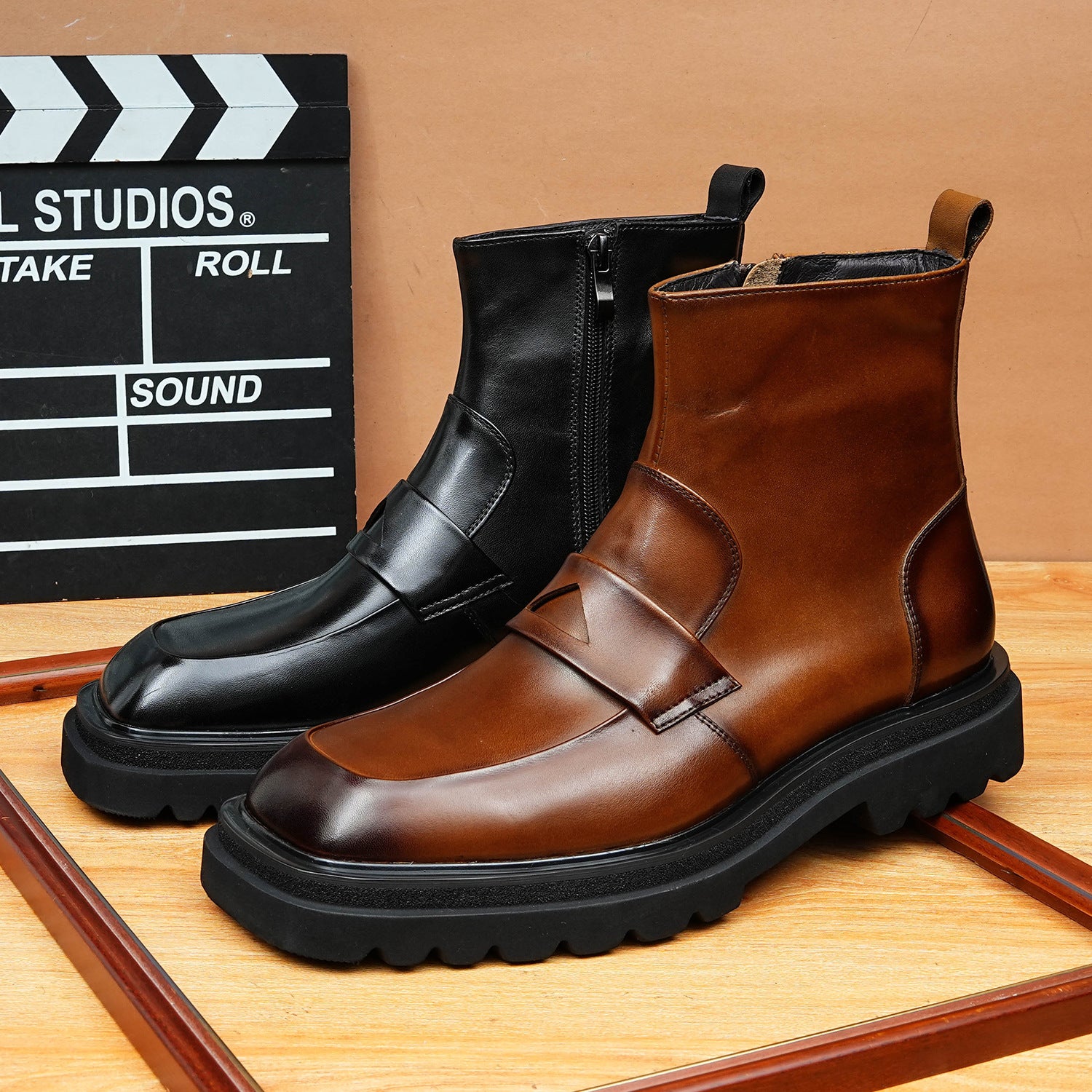 Men's leather Chelsea boots, breathable