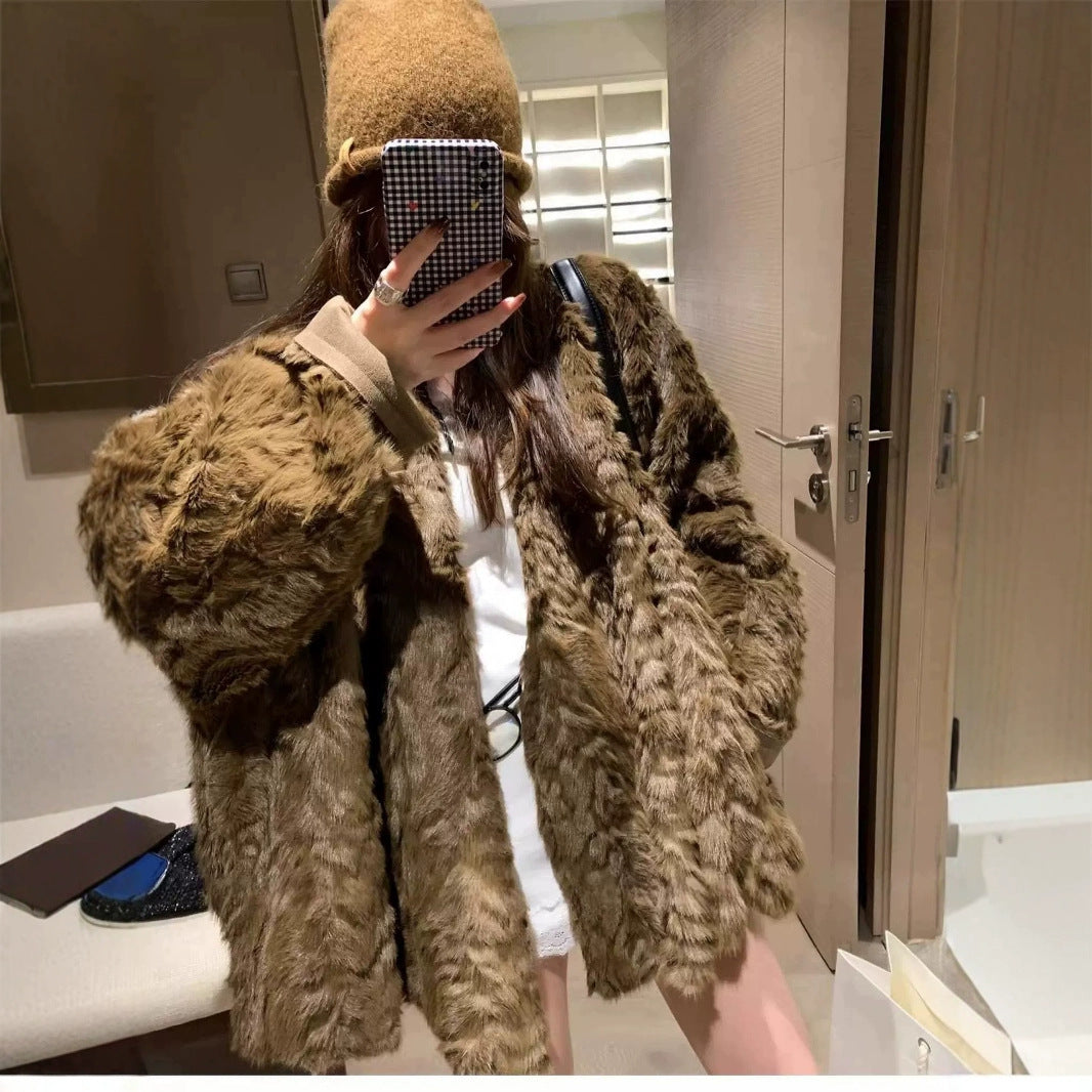 Warmer faux fur coat with bat sleeves