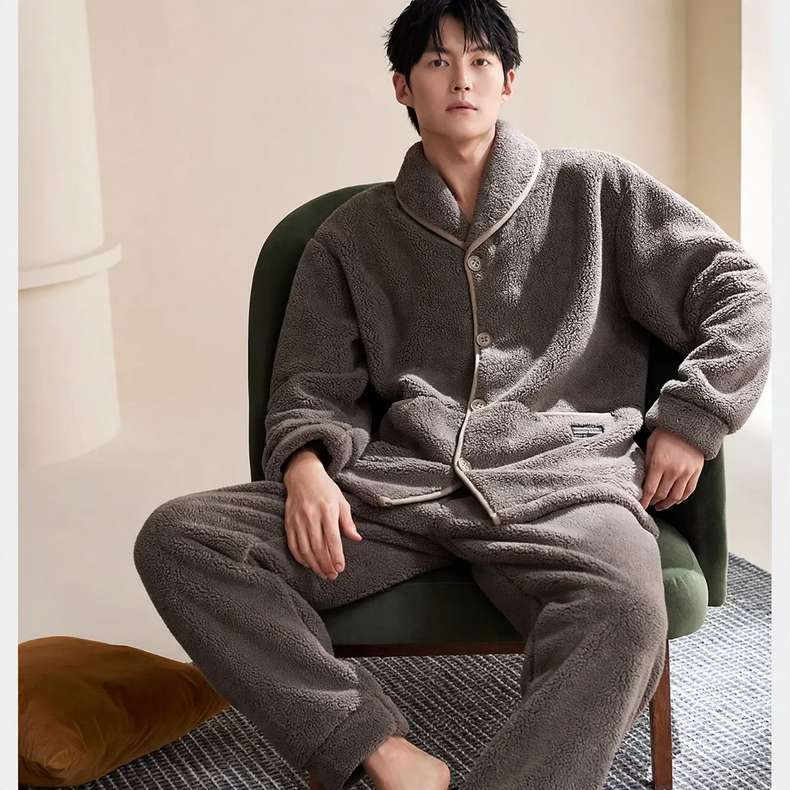 Padded men's loungewear made of lamb fleece imitation