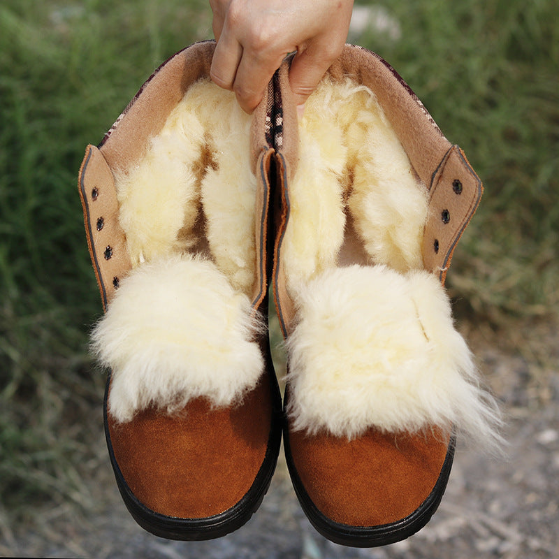 Winter boots made of cowhide leather with wool lining and steel toe cap