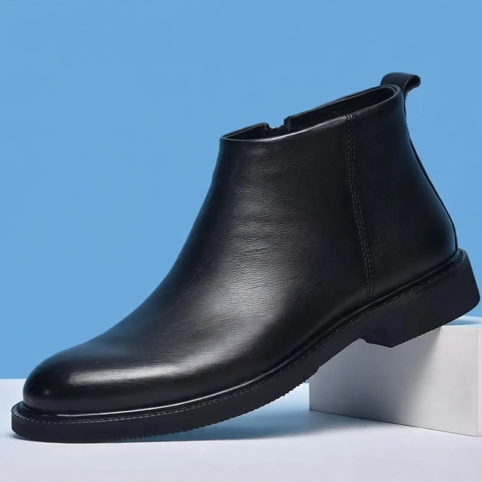 Padded men's Chelsea boots made of real leather
