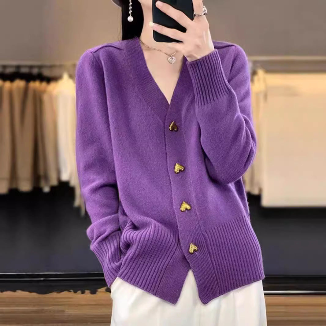 Women's cardigan with V-neck and heart buttons