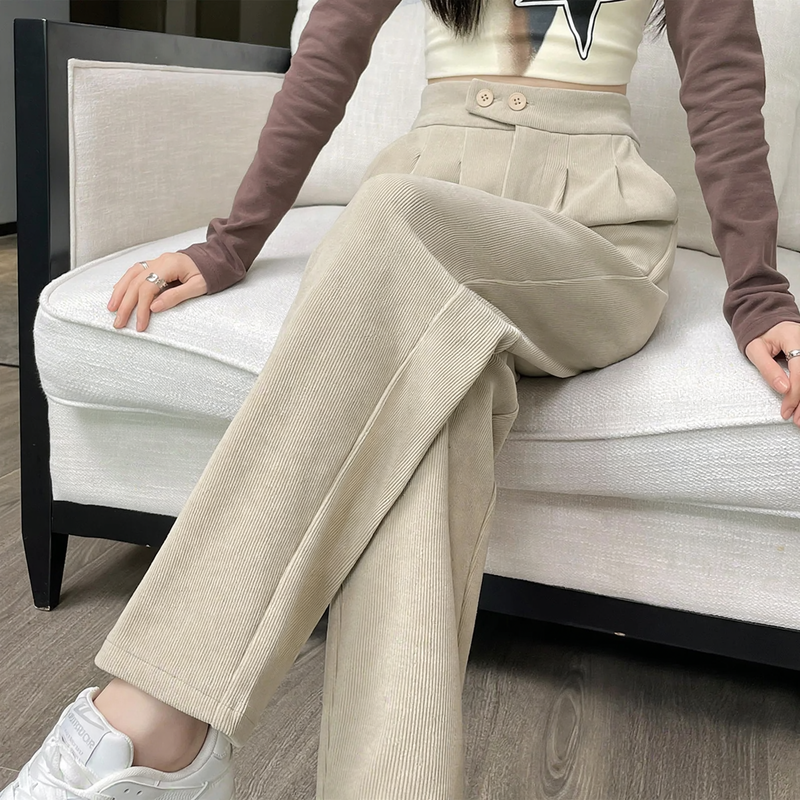 Women’s harem pants made of corduroy, casual cut