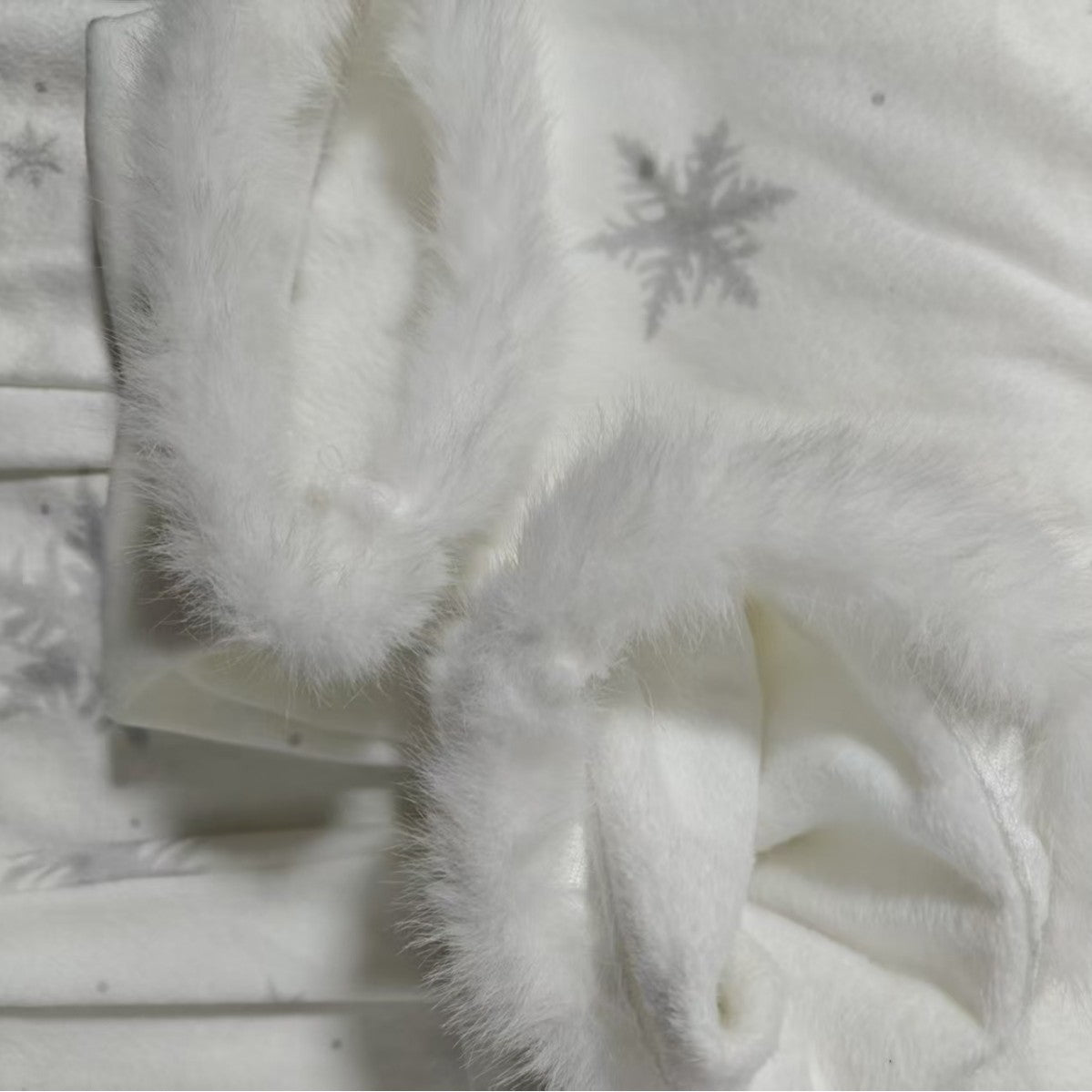 Women’s pajama with snowflake pattern, island fleece