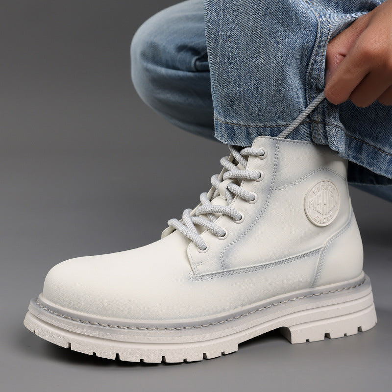 Fashionable men's boots, lined