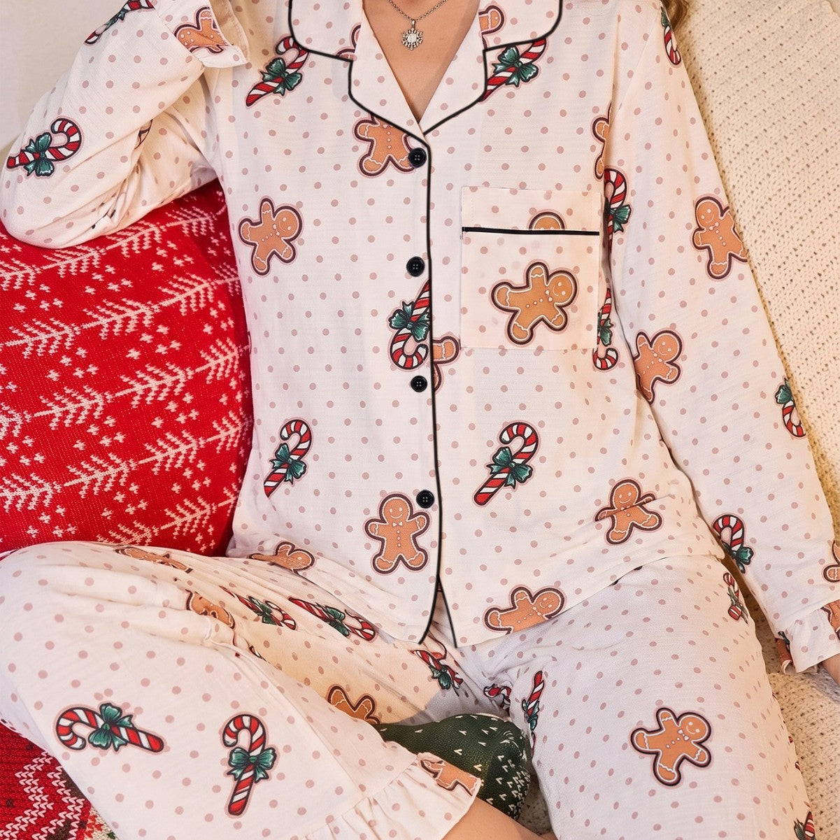 Women’s Pajama Set, polka-dotted, for the Christmas season