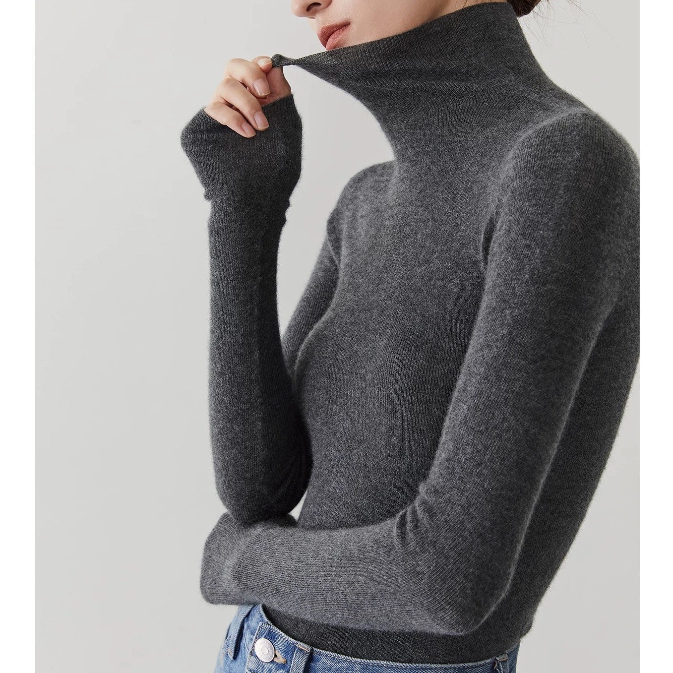Women's cashmere sweater with stand-up collar, seamless
