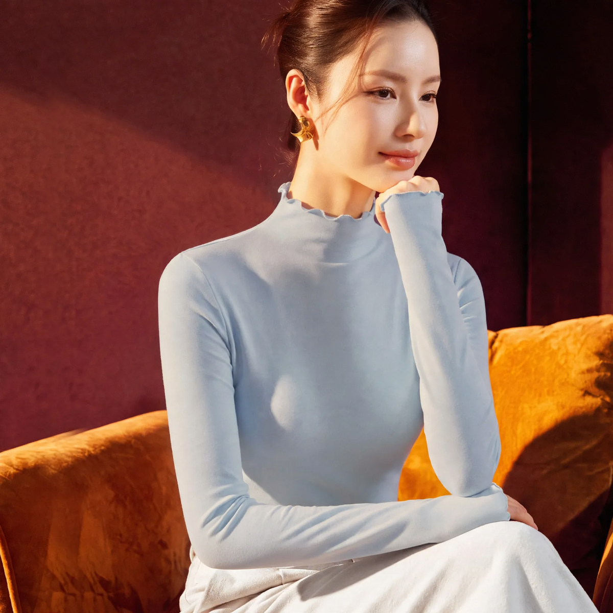 Women's undershirt with stand-up collar and ruffle edge