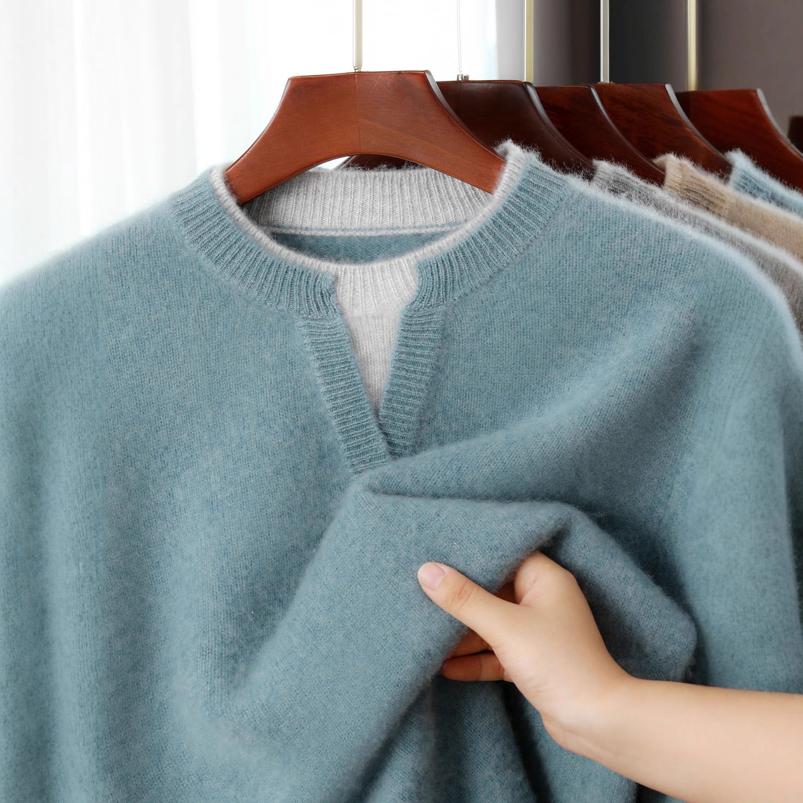 Men's wool pullover, round neck, thick knitted