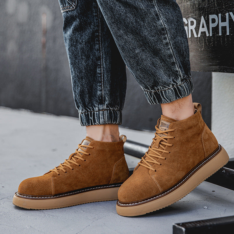 Men's vintage style boots with platform sole