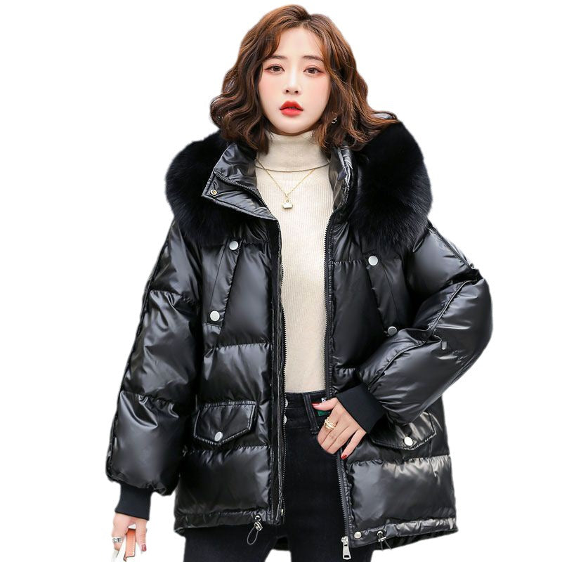 Short women's quilted jacket with faux fur collar