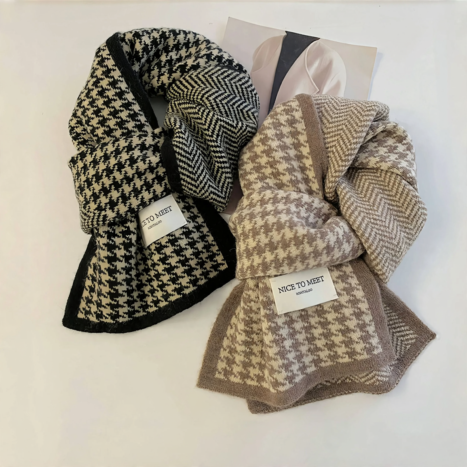 Reversible scarf, warming