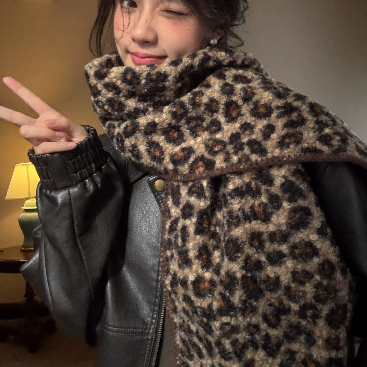 Reversible scarf with leopard pattern, 180x30 cm
