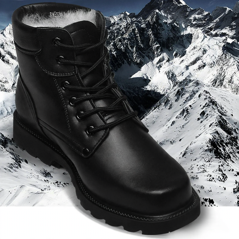 Men's winter boots made of leather with lamb fur lining