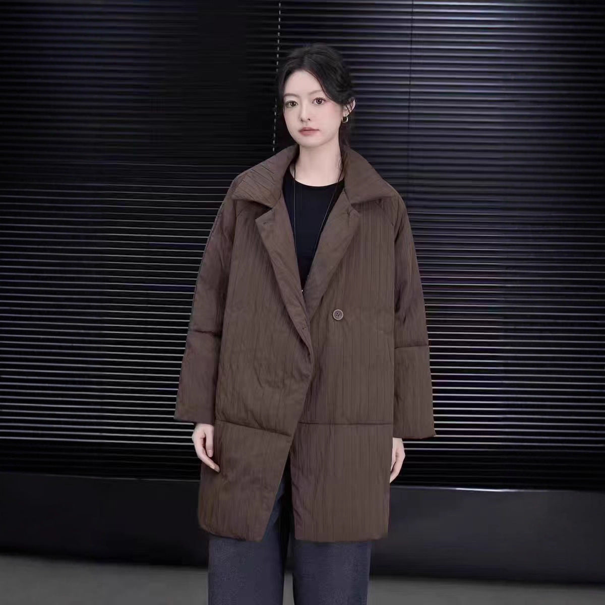 Mid-length down jacket with lapels, white duck down