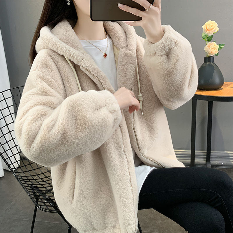 Women's plush coat, mid-length, with hood and soft look