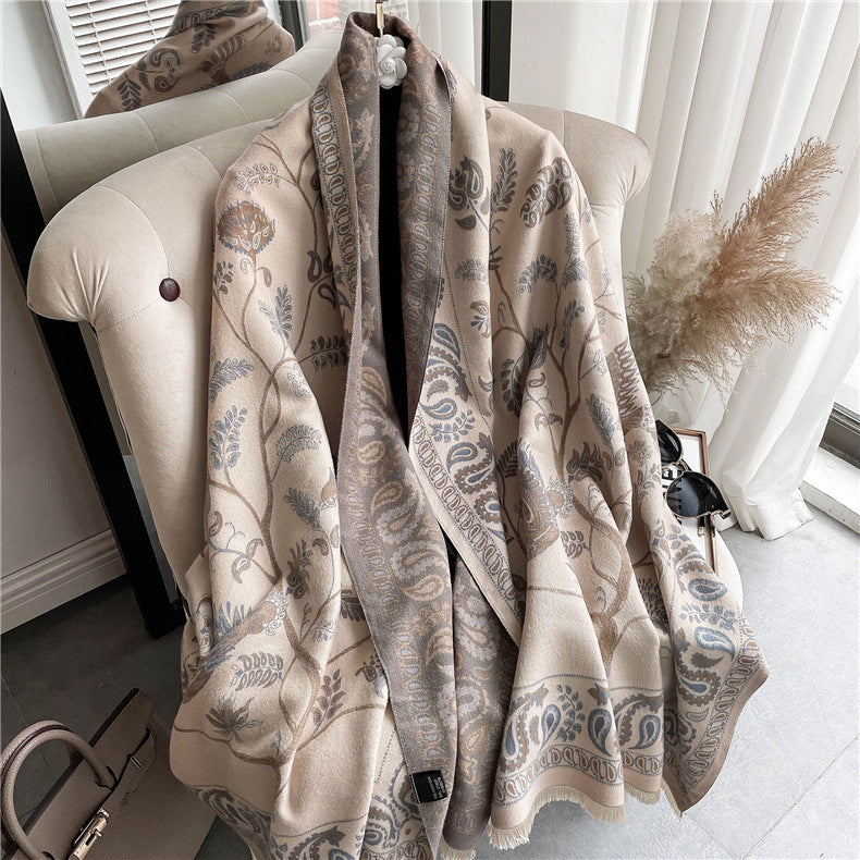 Thick scarf in ethnic style, 185x65cm