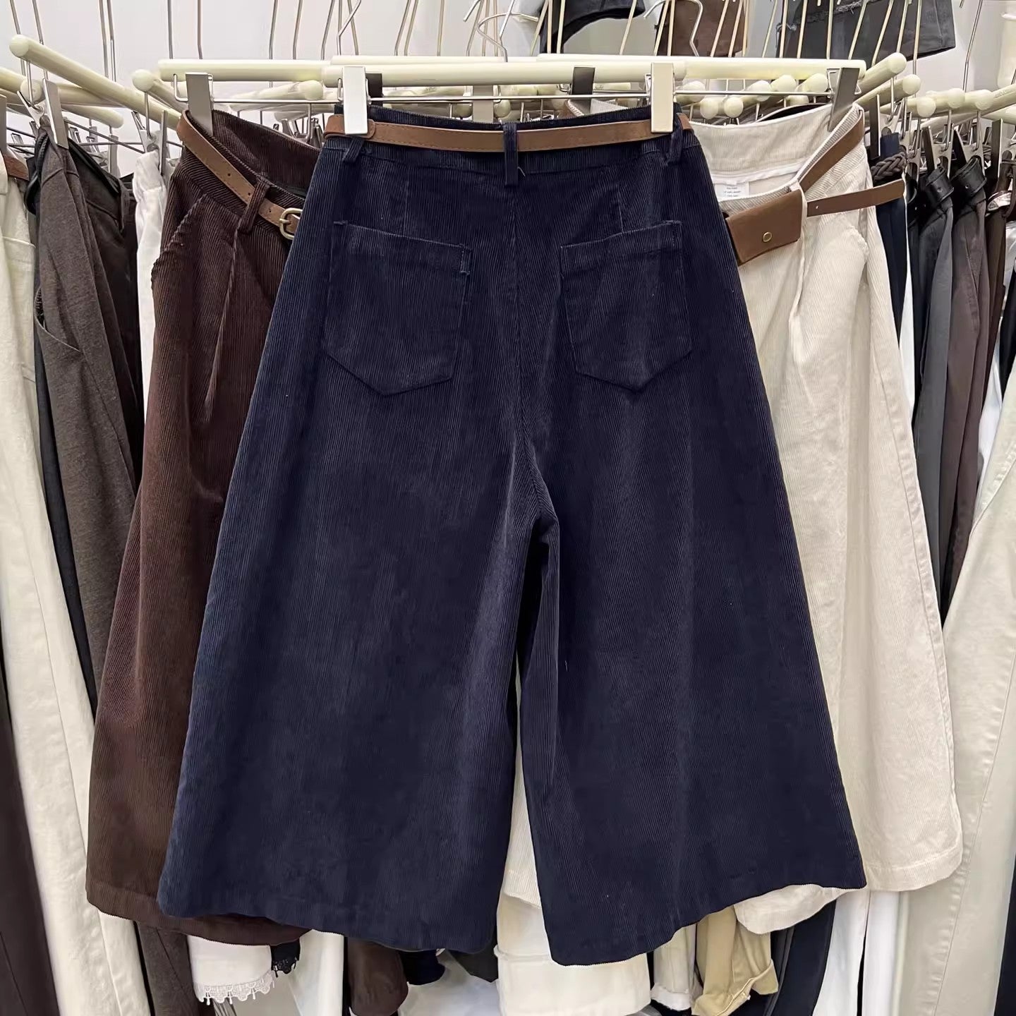 Fashionable cord pants, 7/8 length, wide leg