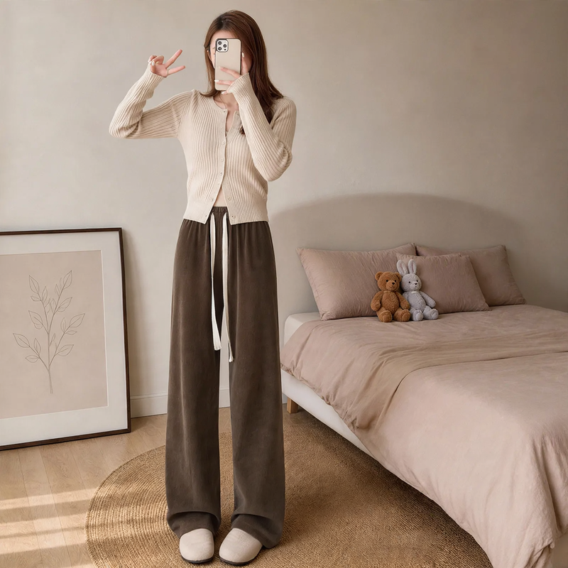 Women's corduroy trousers with wide leg, loose fit