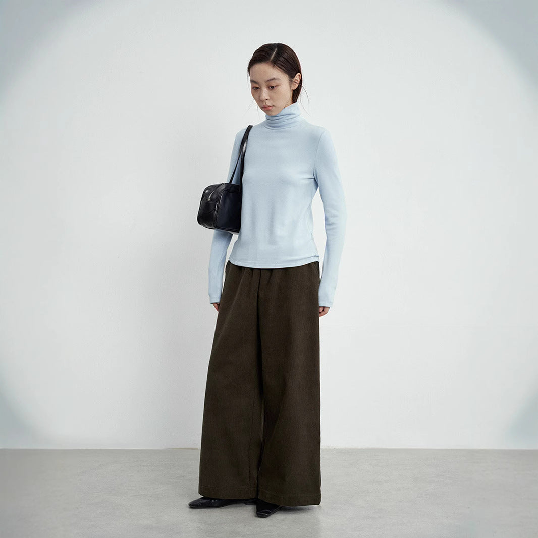 Padded women's corduroy pants with straight leg