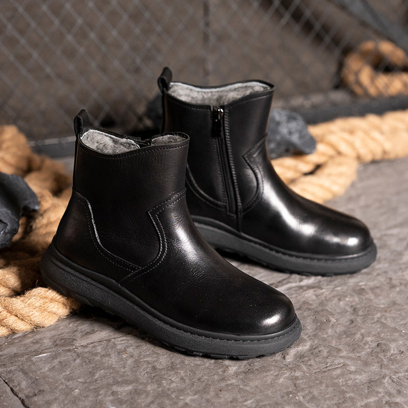 Men's winter boots made of leather with lambswool