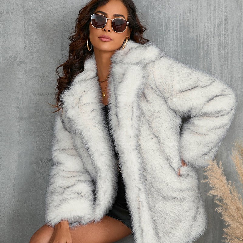 Coat with faux fur collar