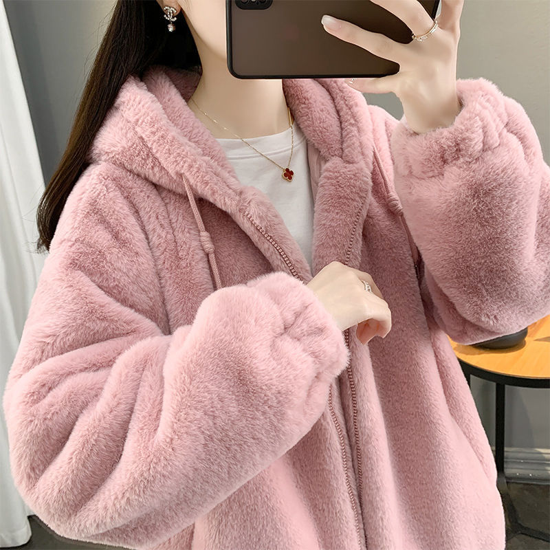 Women's plush coat, mid-length, with hood and soft look