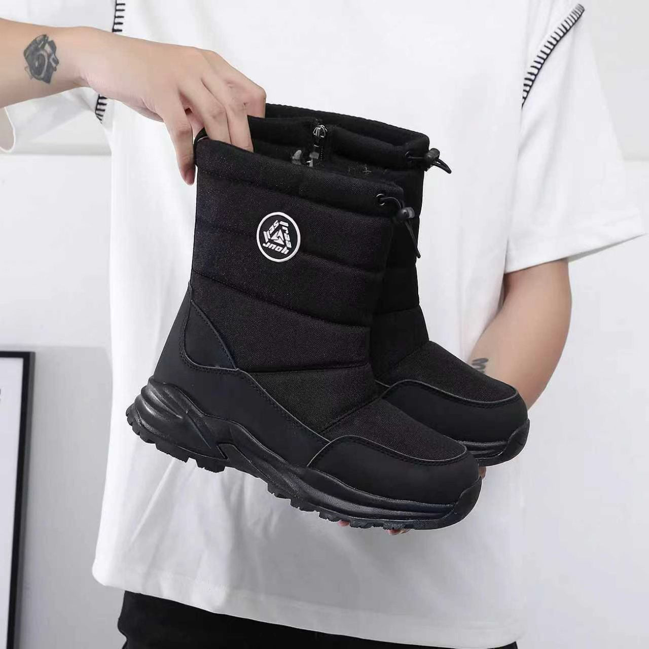 Padded men's winter boots, water-repellent