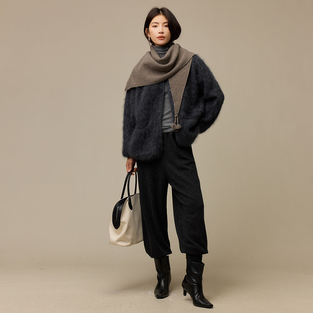 Merino wool triangle scarf, knitted, 147x51cm